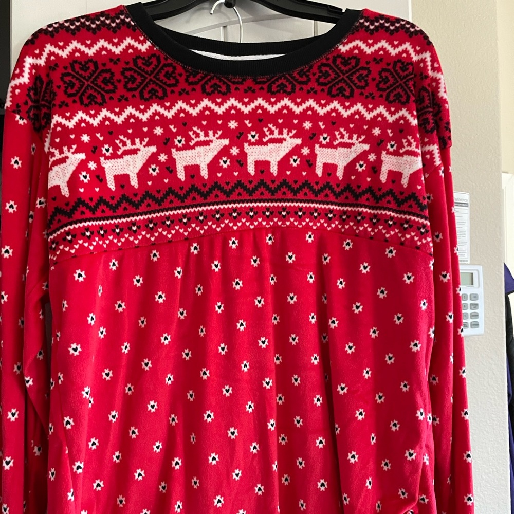 NWT Kensie fleece pajama set. Size small.